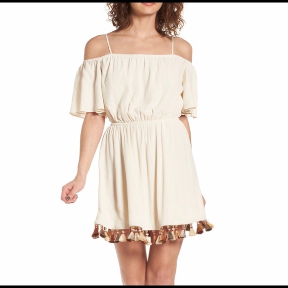 Tularosa Dresses & Skirts - 🎉Tularosa Tassel trim Cream Cold Shoulder Dress